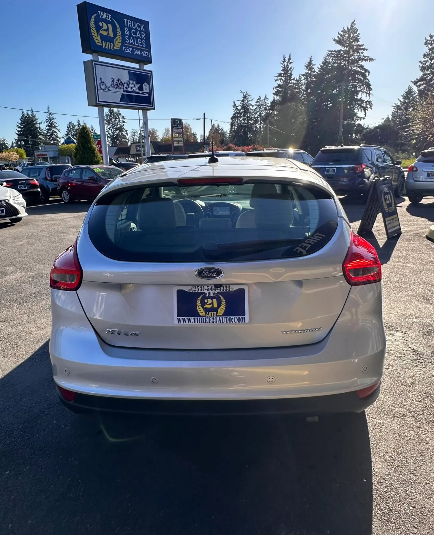 Used 2018 Ford Focus Titanium FWD image 5