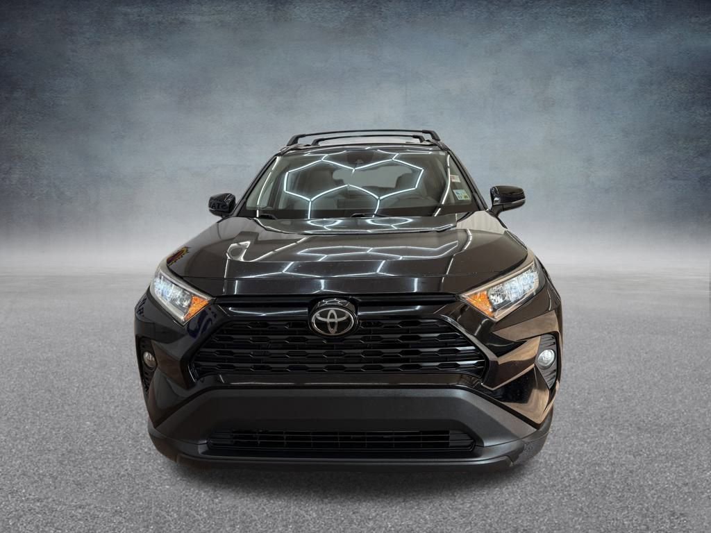 Used 2019 Toyota RAV4 XLE Premium image 3