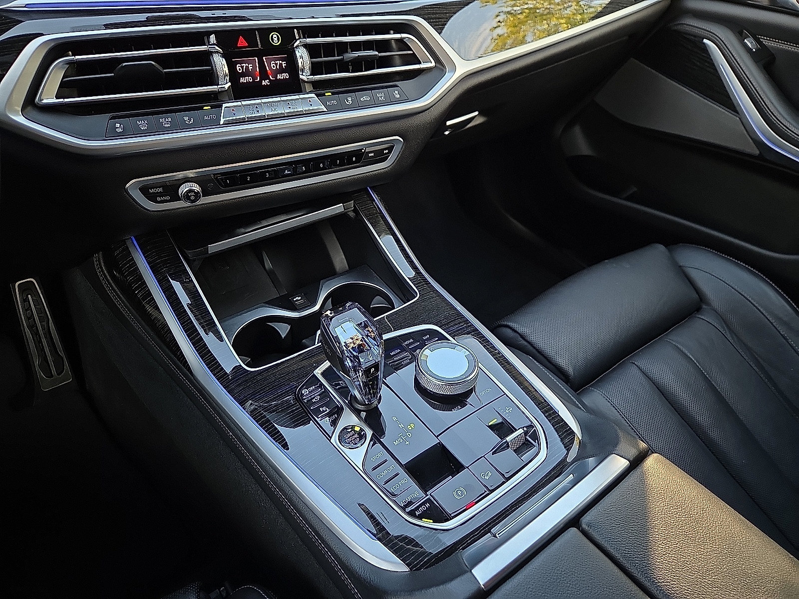 Used 2020 BMW X7 xDrive40i w/ M Sport Package AWD/4WD image 25