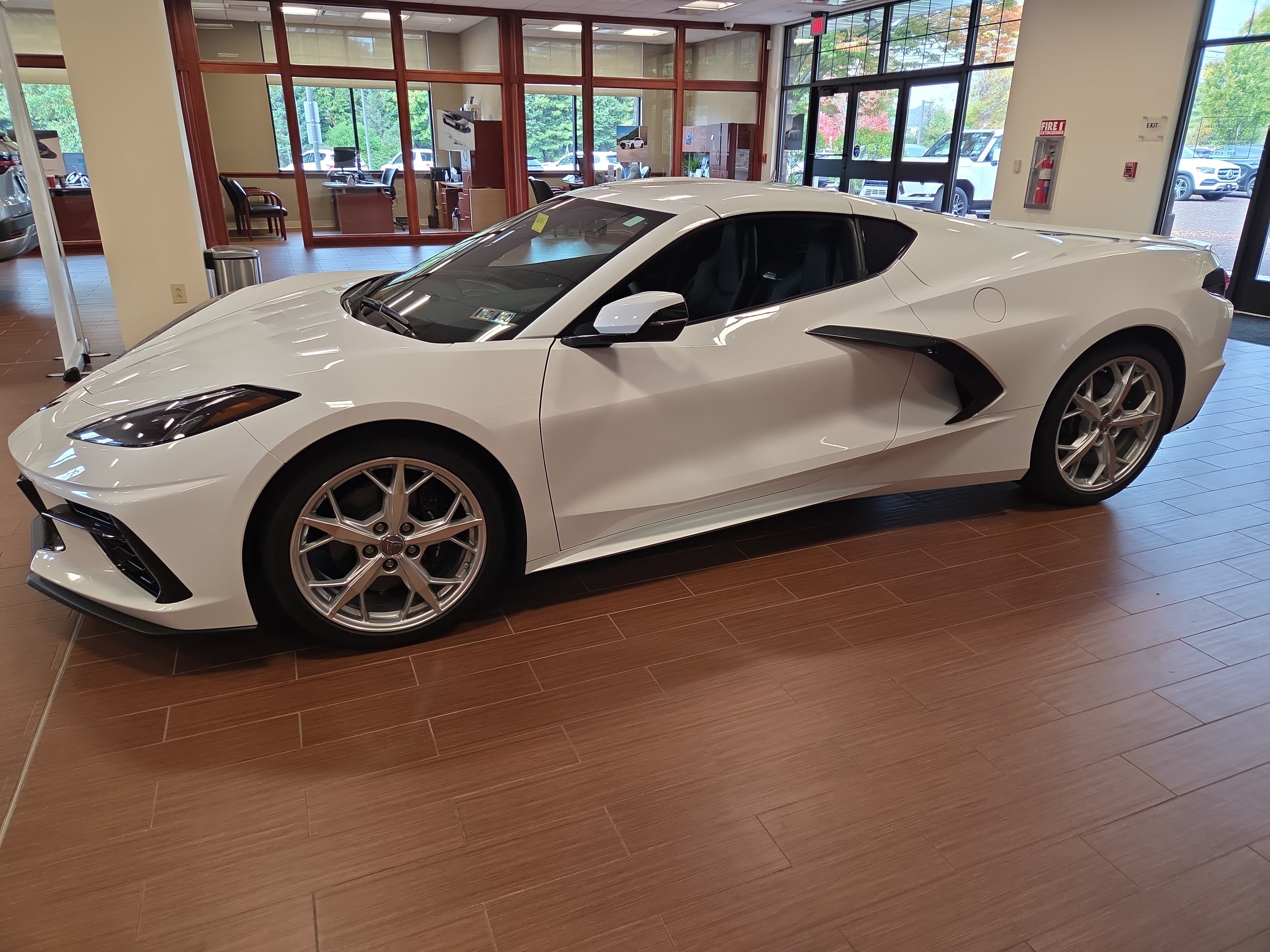 Used 2023 Chevrolet Corvette Stingray Coupe w/ 1LT RWD image 6