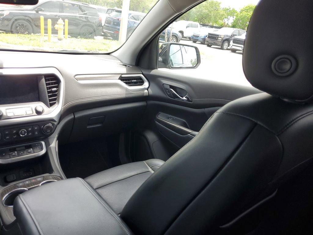 Used 2022 GMC Acadia SLT w/ Preferred Package FWD image 10