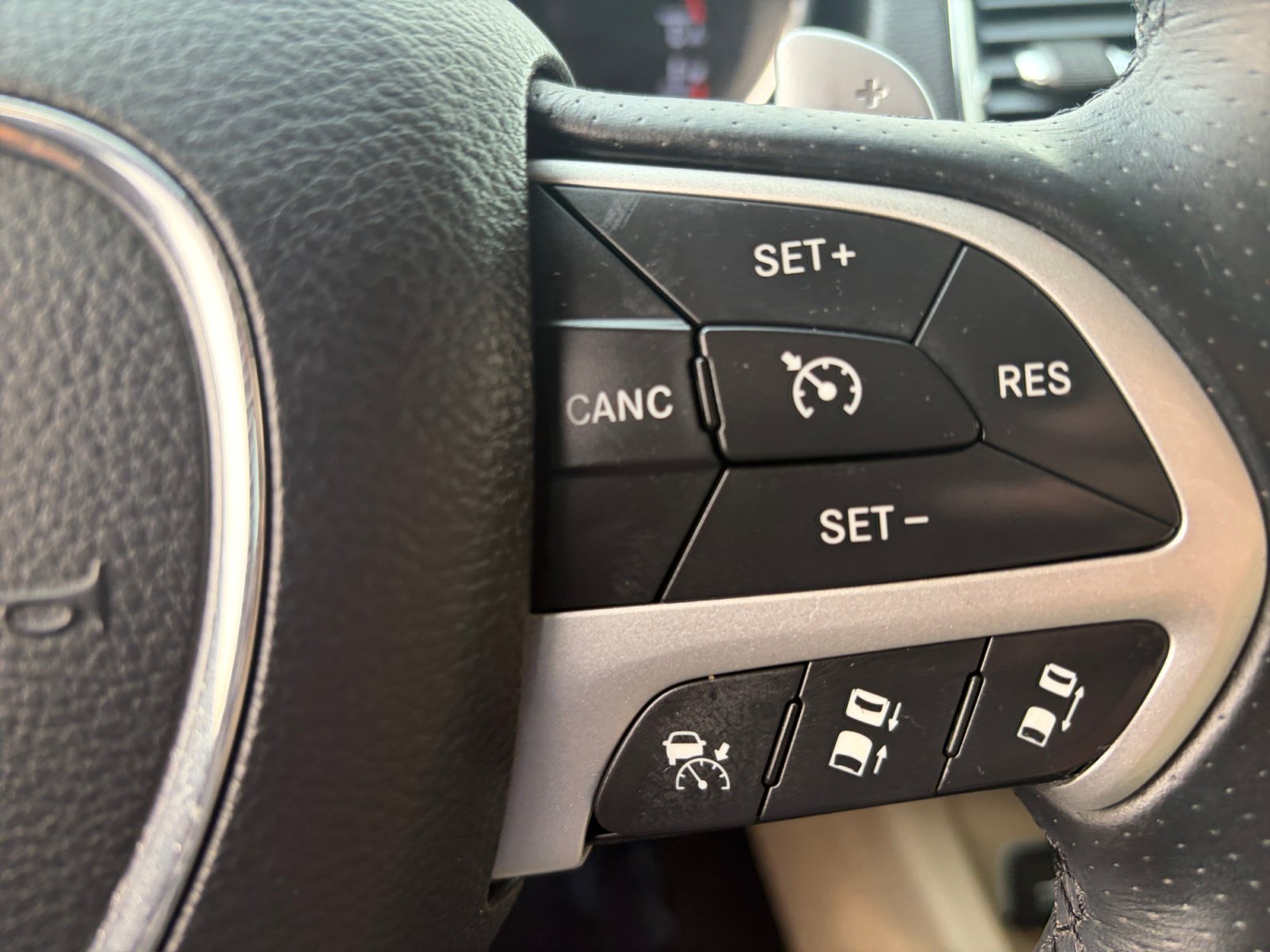 Used 2014 Dodge Durango Citadel w/ Technology Group RWD image 20