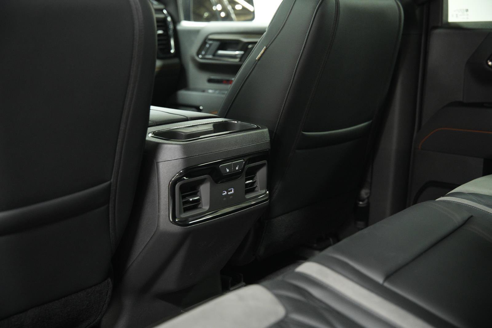 New 2026 GMC Sierra 1500 AT4 w/ AT4 Premium Package AWD/4WD image 25
