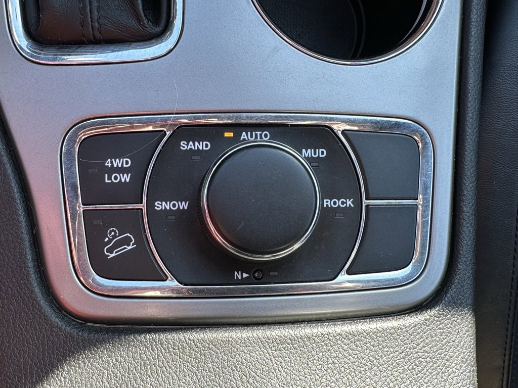 Used 2022 Jeep Grand Cherokee Laredo X image 27