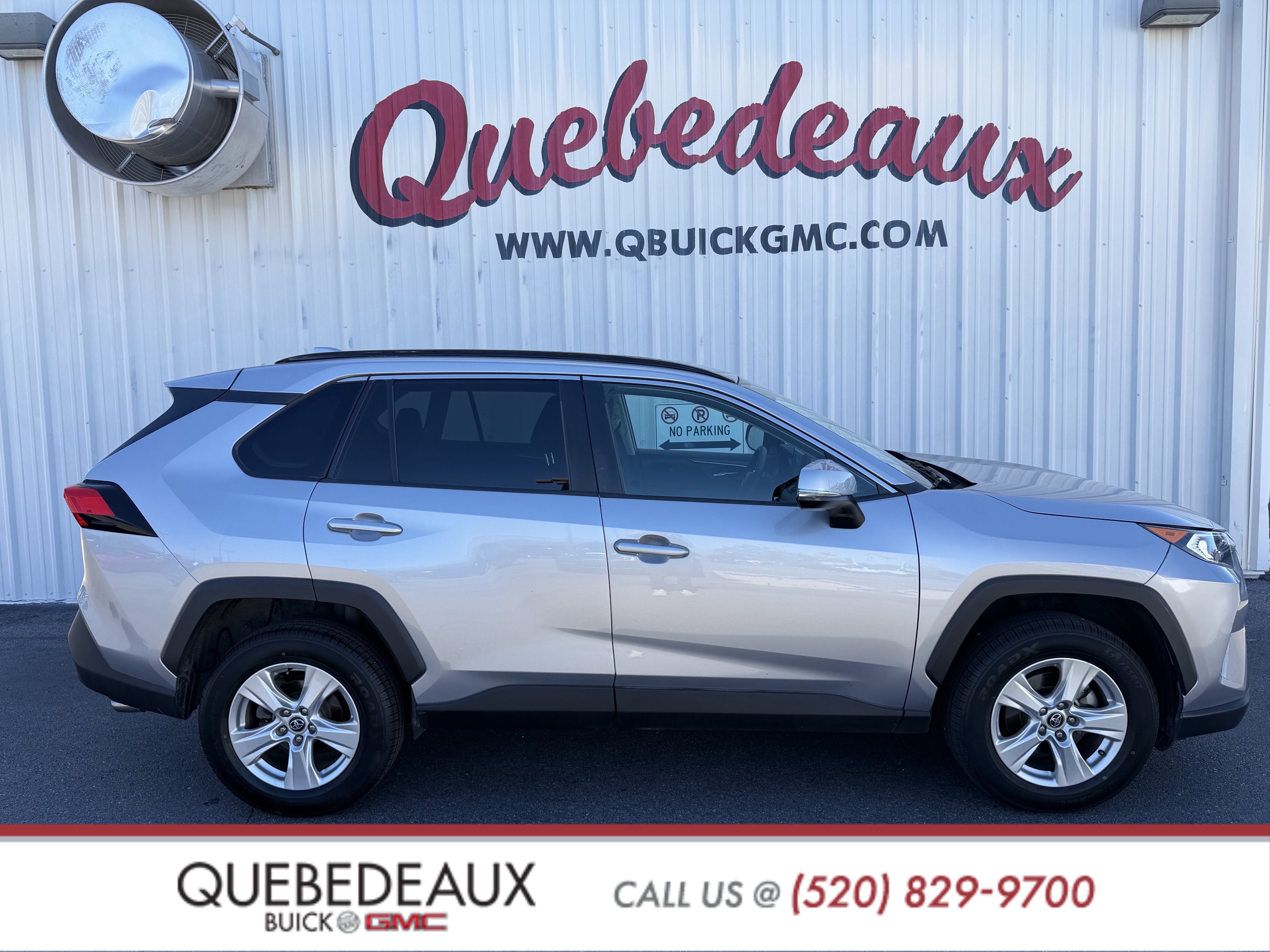 Used 2020 Toyota RAV4 XLE FWD image 7