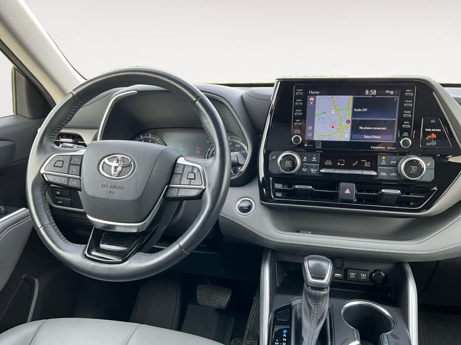 Used 2021 Toyota Highlander XLE AWD/4WD image 12