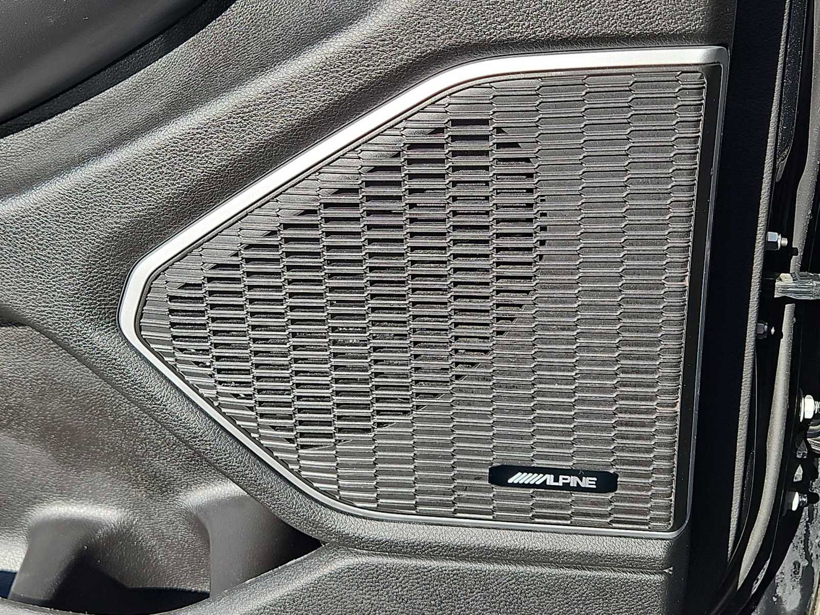 Used 2022 Jeep Grand Cherokee Limited 4xe w/ Luxury Tech Group II image 32