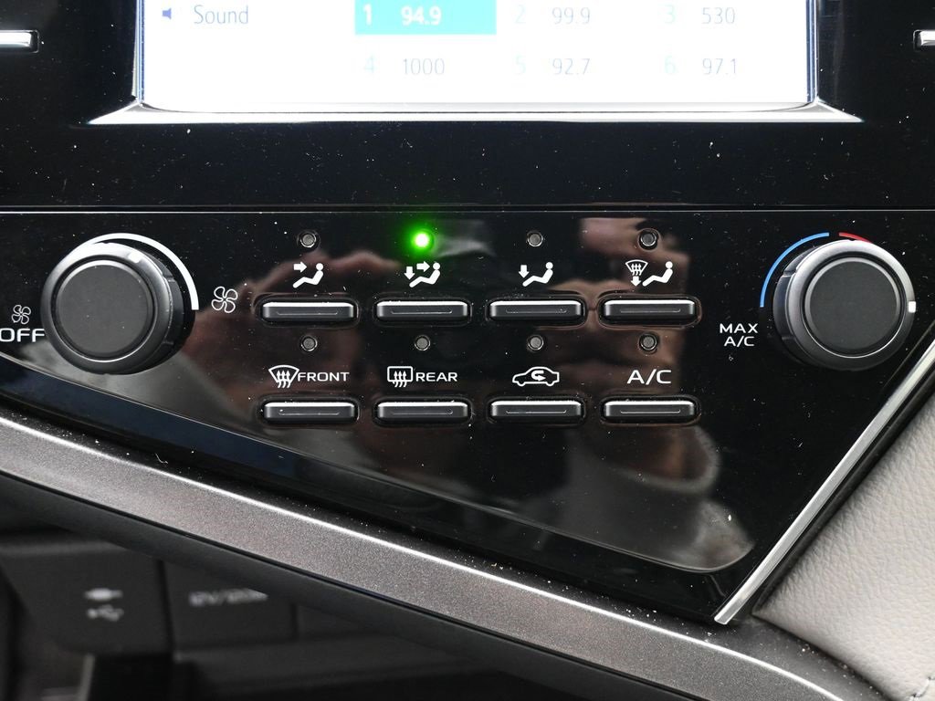 Certified 2018 Toyota Camry LE image 21