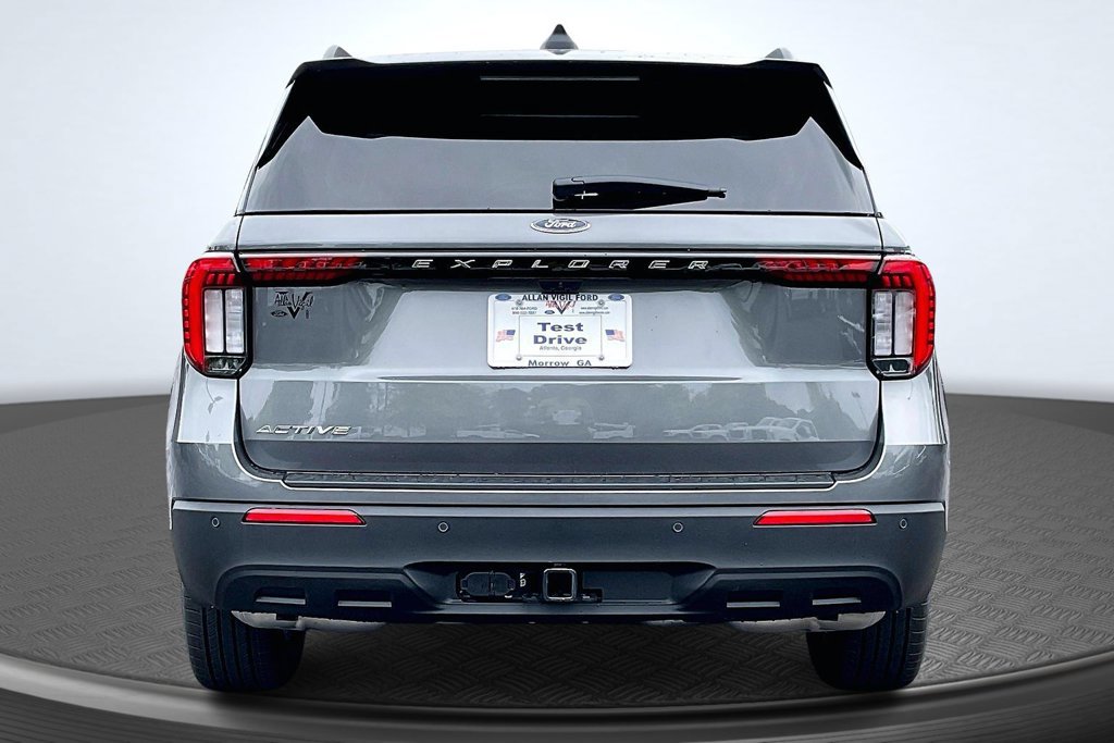 New 2026 Ford Explorer Active RWD image 4