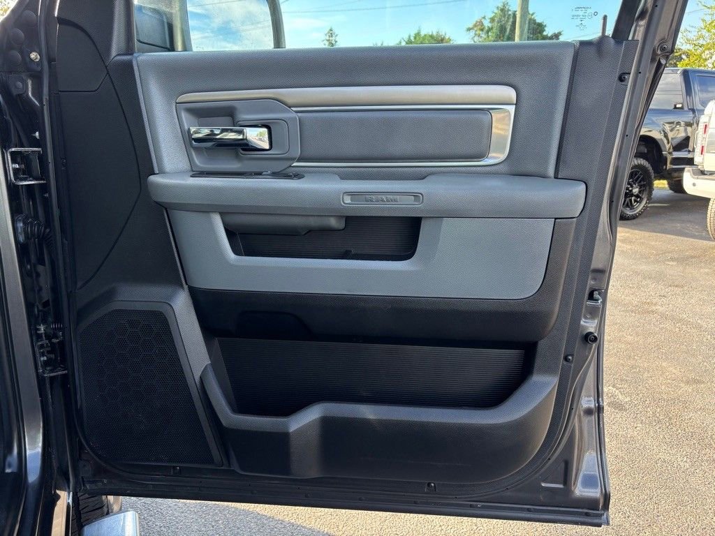 Used 2018 RAM 2500 Big Horn image 27