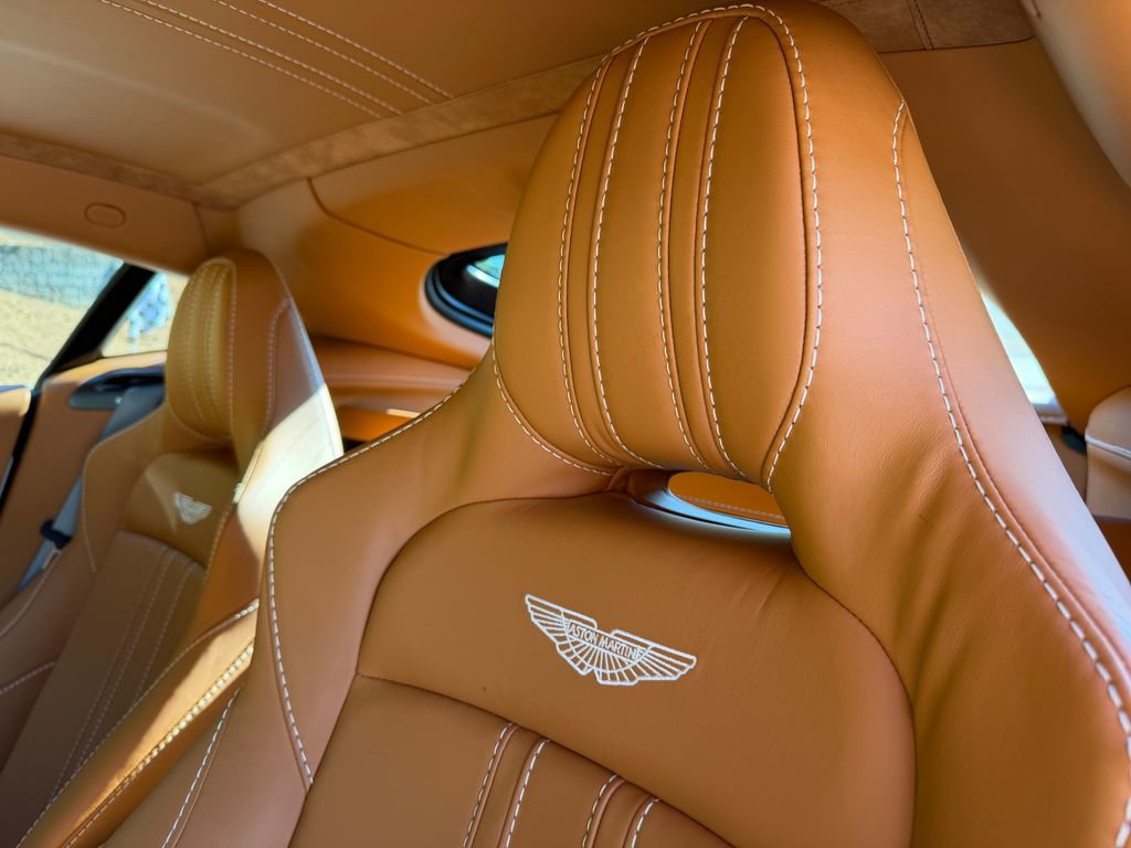 Used 2021 Aston Martin V8 Vantage Coupe image 5