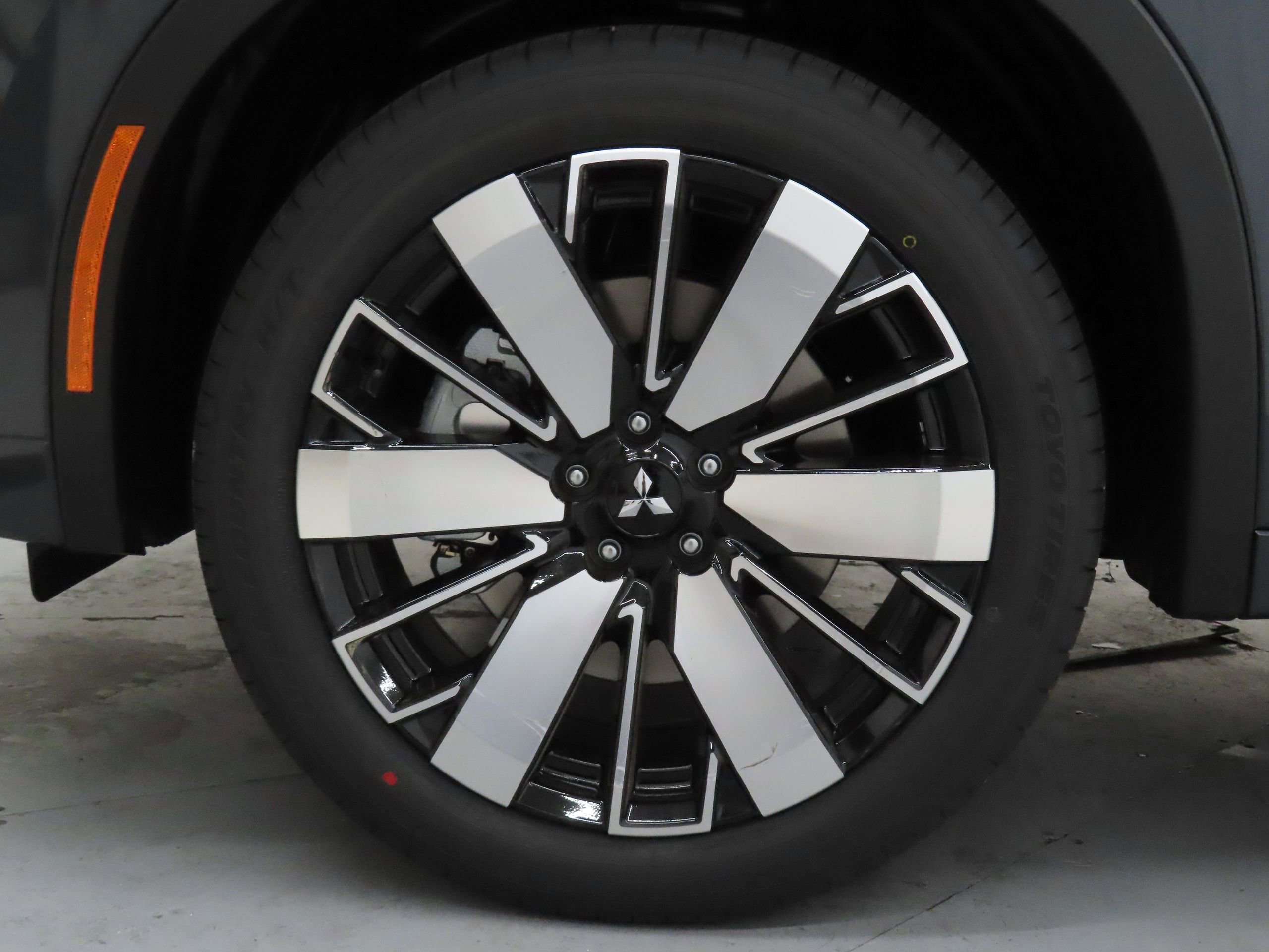 New 2026 Mitsubishi Outlander SEL image 27