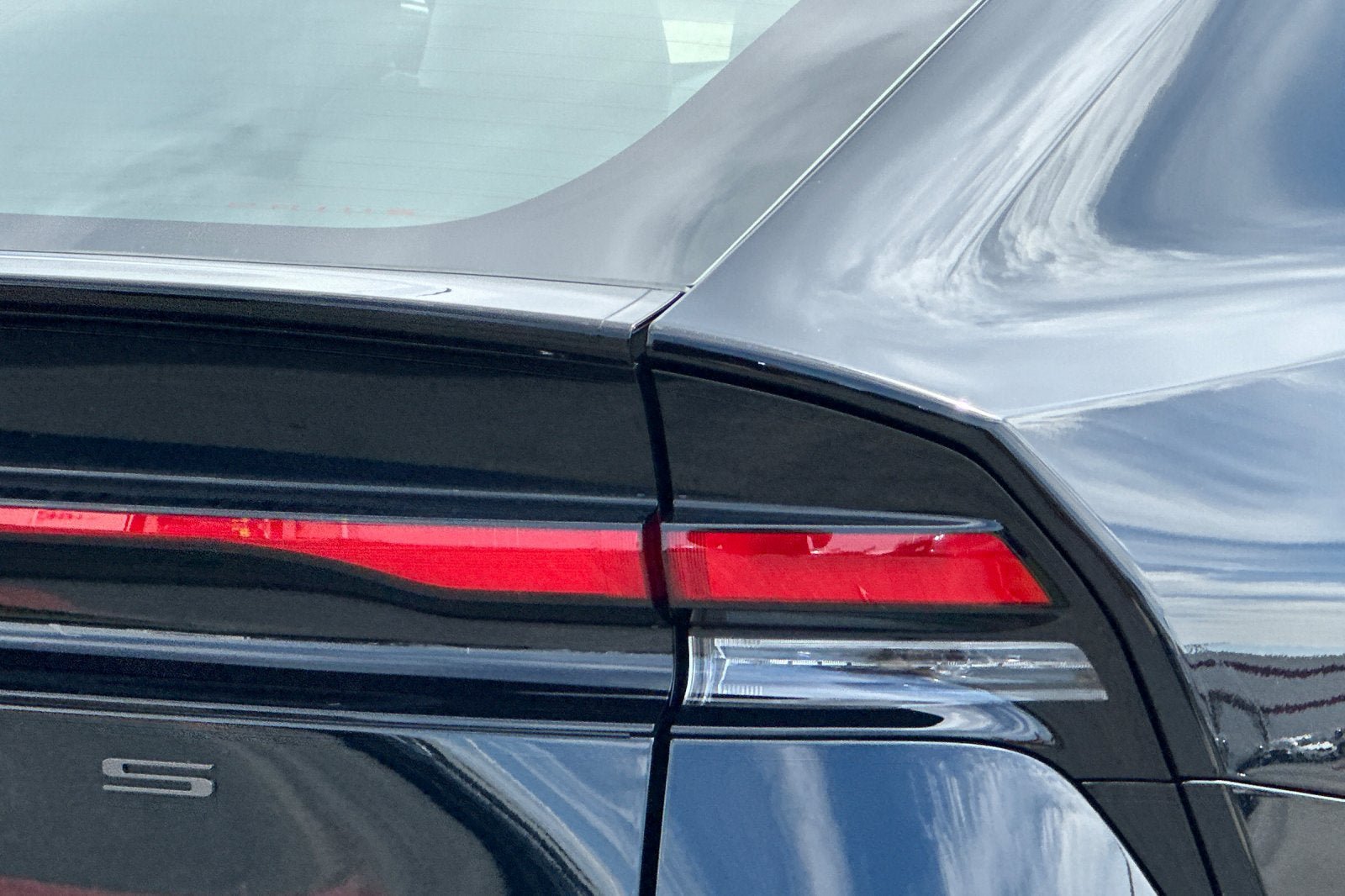 New 2026 Toyota Prius LE FWD image 29