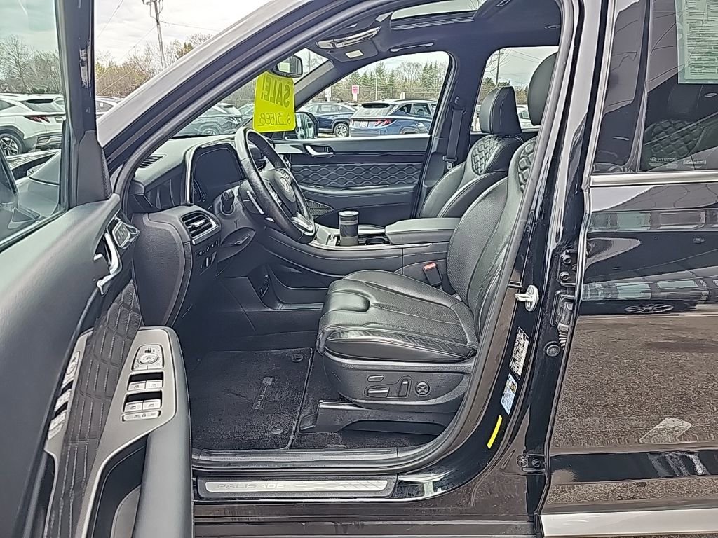 Used 2022 Hyundai Palisade Calligraphy image 9