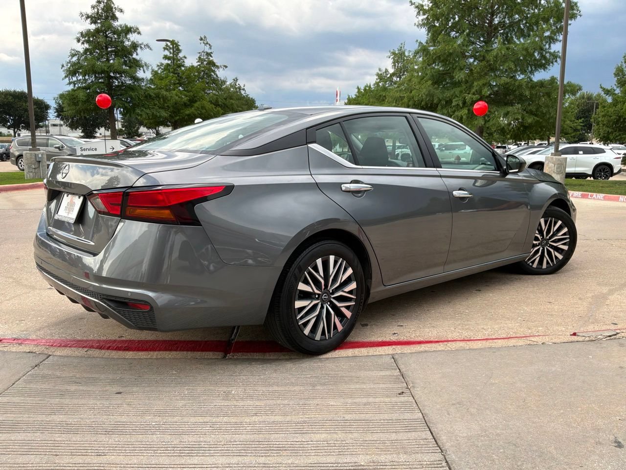 Used 2025 Nissan Altima 2.5 SV FWD image 6