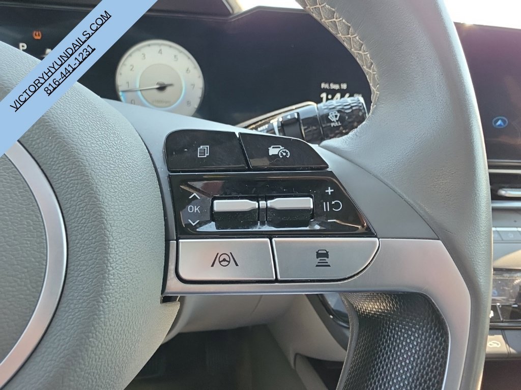Used 2025 Hyundai Elantra SEL FWD image 21
