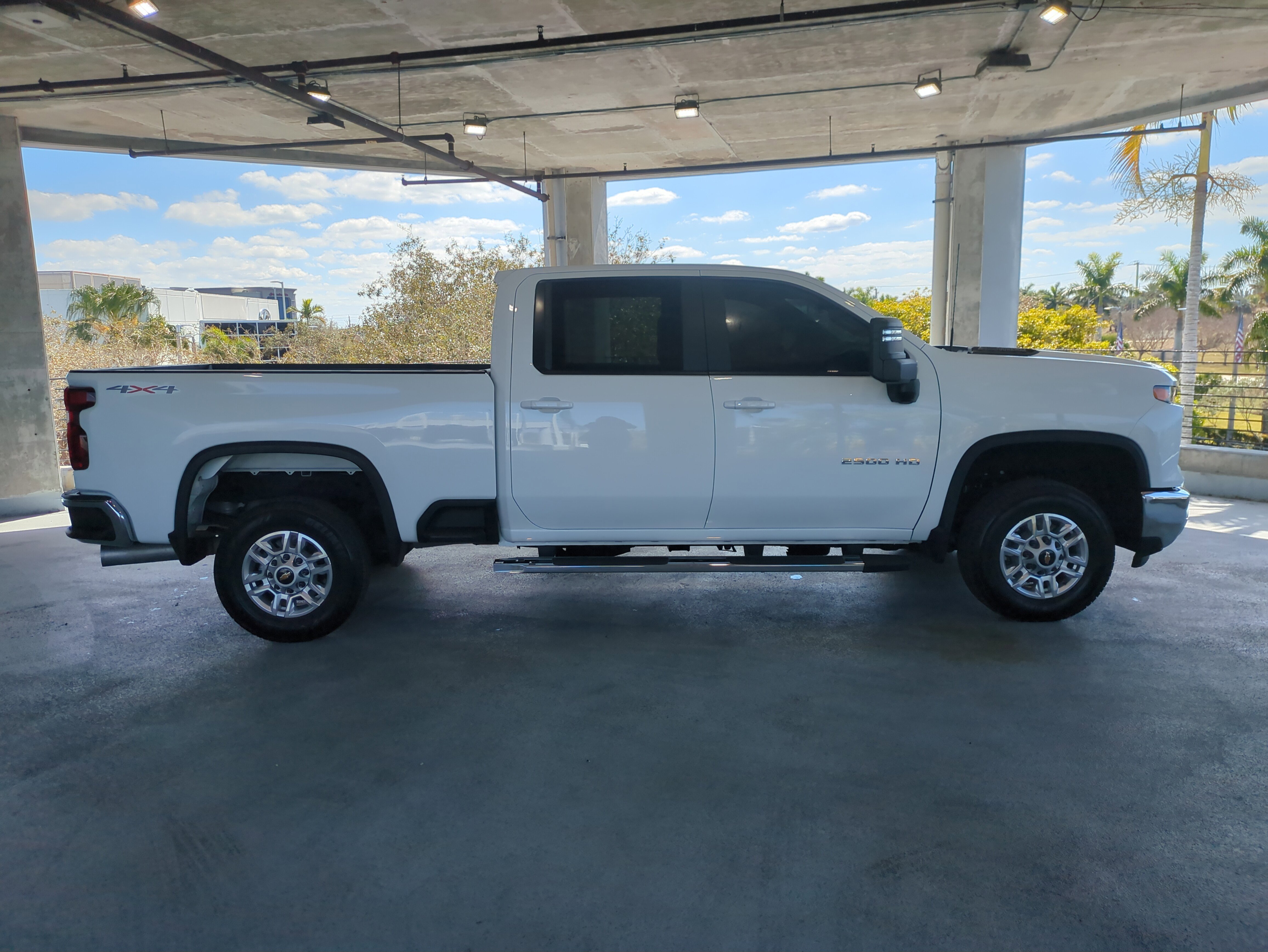 Used 2025 Chevrolet Silverado 2500 LT w/ Convenience Package image 4