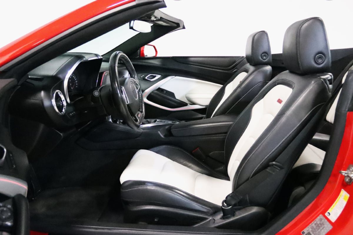 Used 2018 Chevrolet Camaro SS RWD image 40