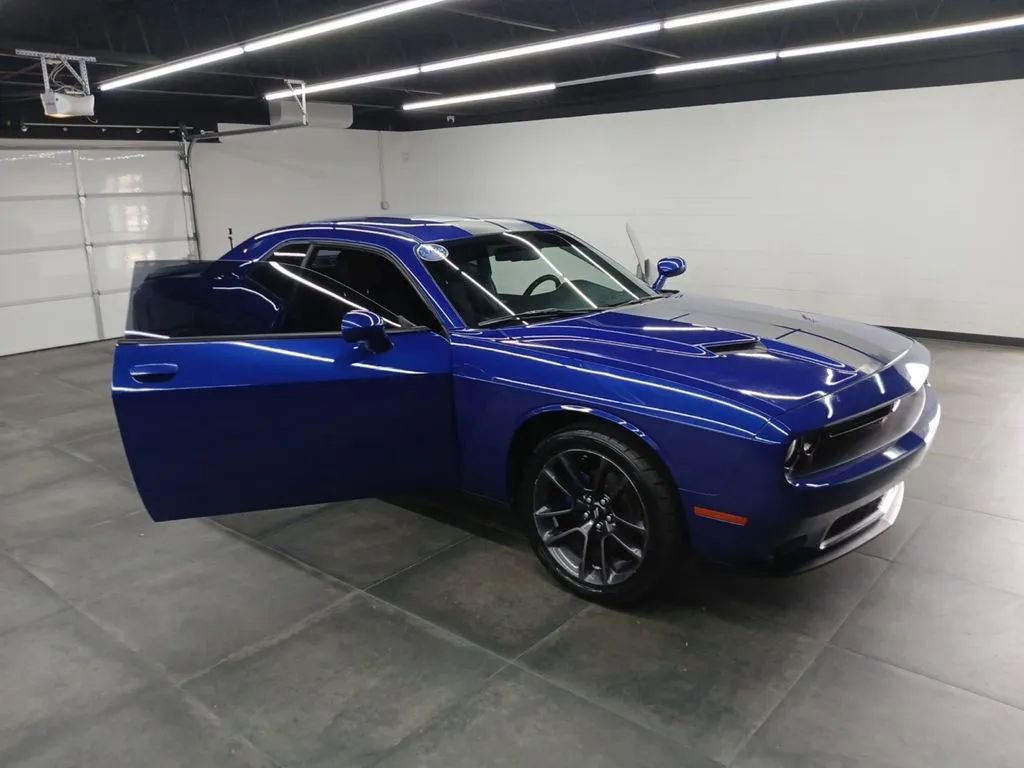 Used 2019 Dodge Challenger SXT w/ Blacktop Package RWD image 37