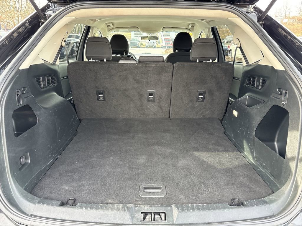 Used 2018 Ford Edge SE image 27