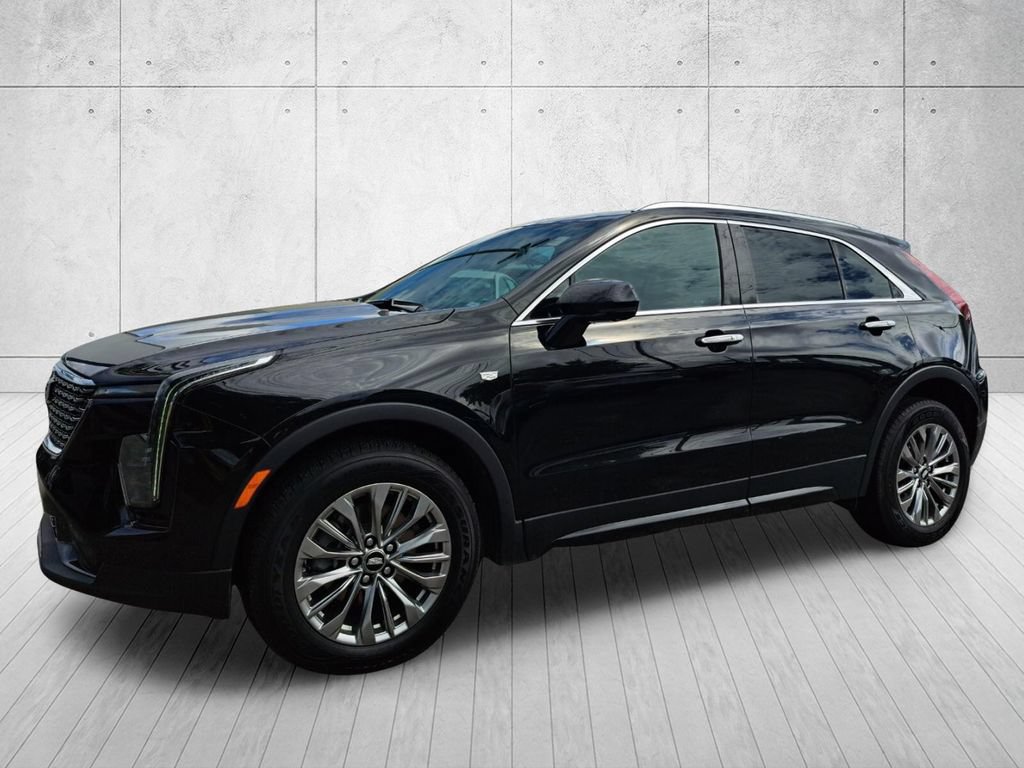 Used 2025 Cadillac XT4 Premium Luxury FWD image 9