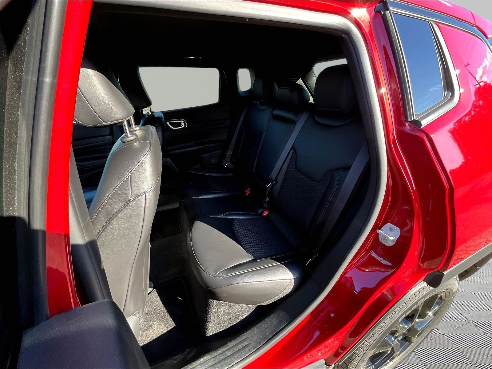New 2026 Jeep Compass Latitude AWD/4WD image 17