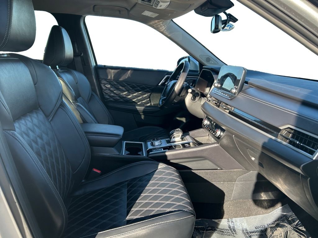 Used 2024 Mitsubishi Outlander SEL image 16