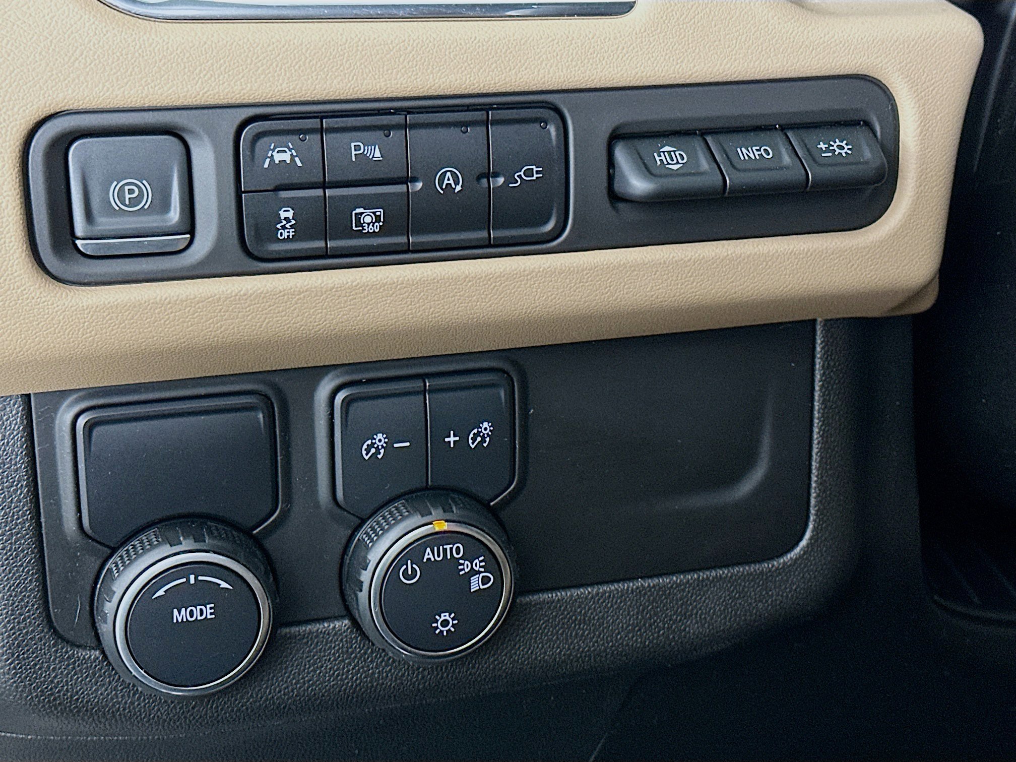 Used 2022 Chevrolet Tahoe Premier image 17