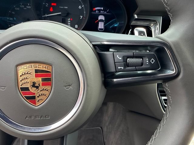 Used 2025 Porsche Macan AWD/4WD image 38