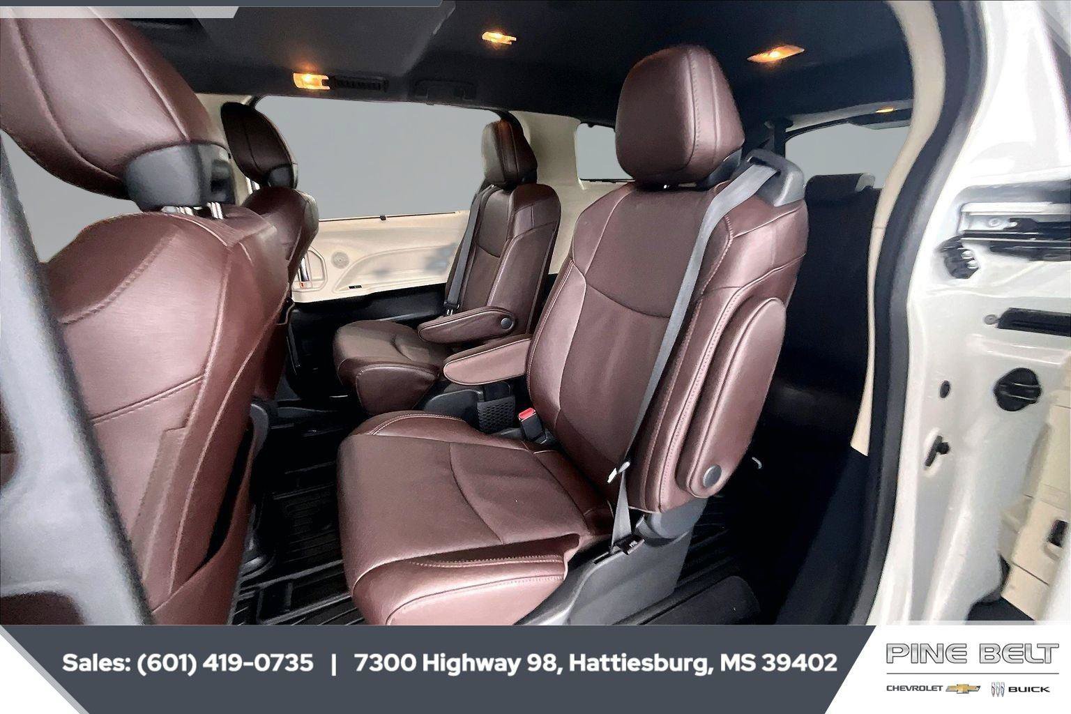 Used 2024 Toyota Sienna Platinum AWD/4WD image 19
