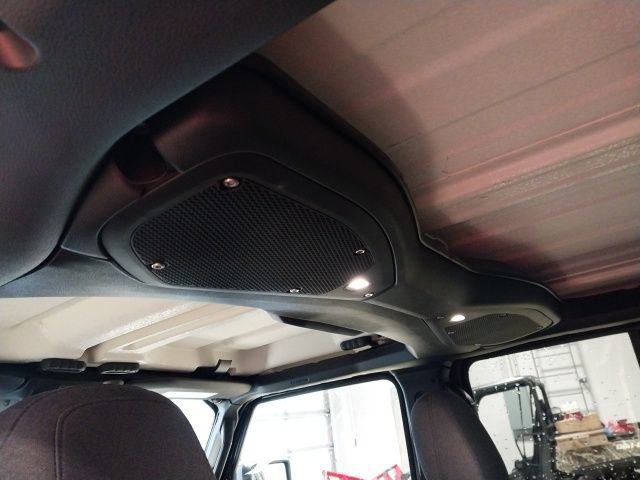 Used 2024 Jeep Wrangler Willys image 11