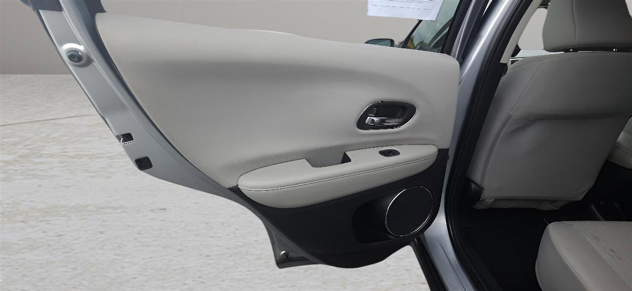 Used 2018 Honda HR-V EX image 20