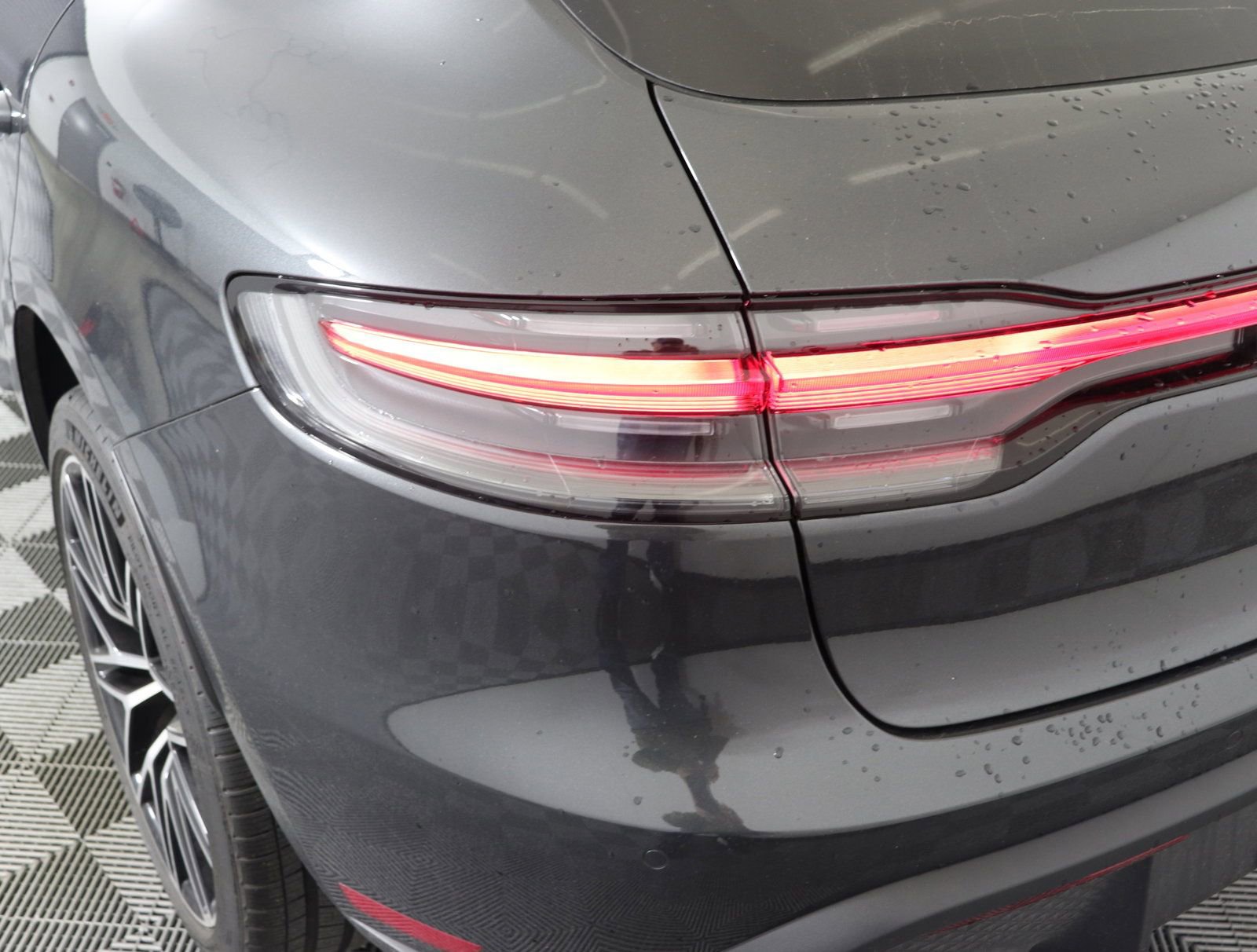 Used 2025 Porsche Macan image 13