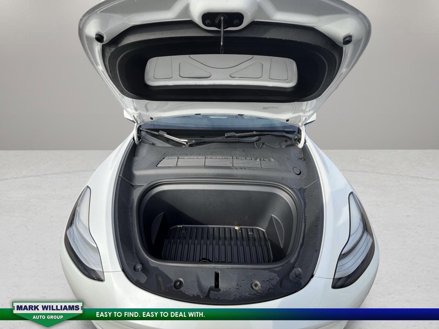 Used 2022 Tesla Model Y Long Range image 17