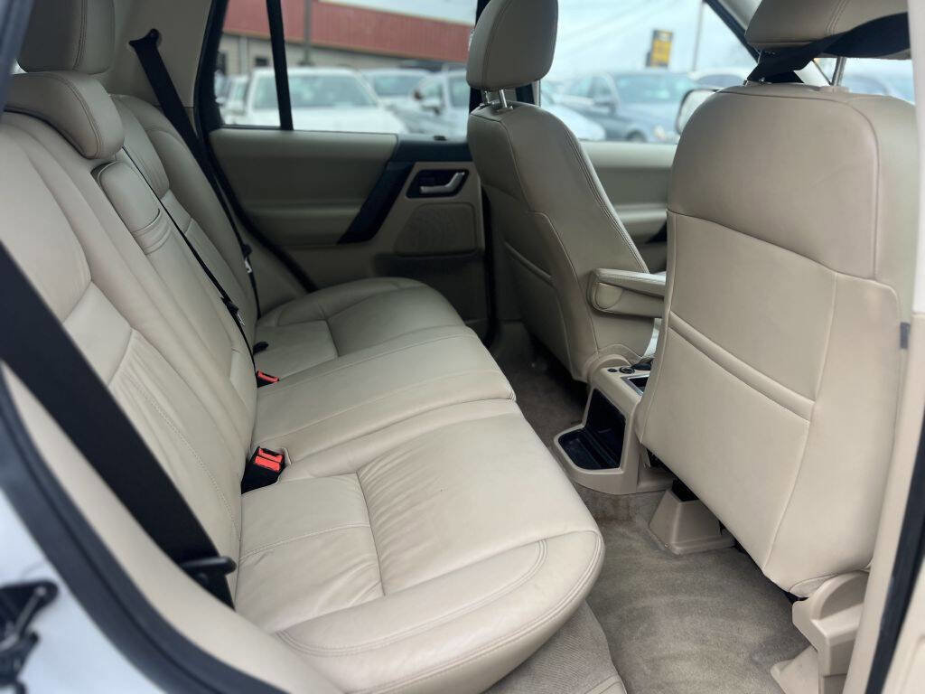 Used 2011 Land Rover LR2 HSE LUX image 13