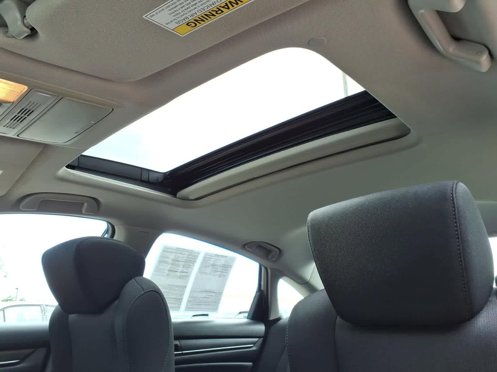 Used 2018 Honda Accord EX image 14