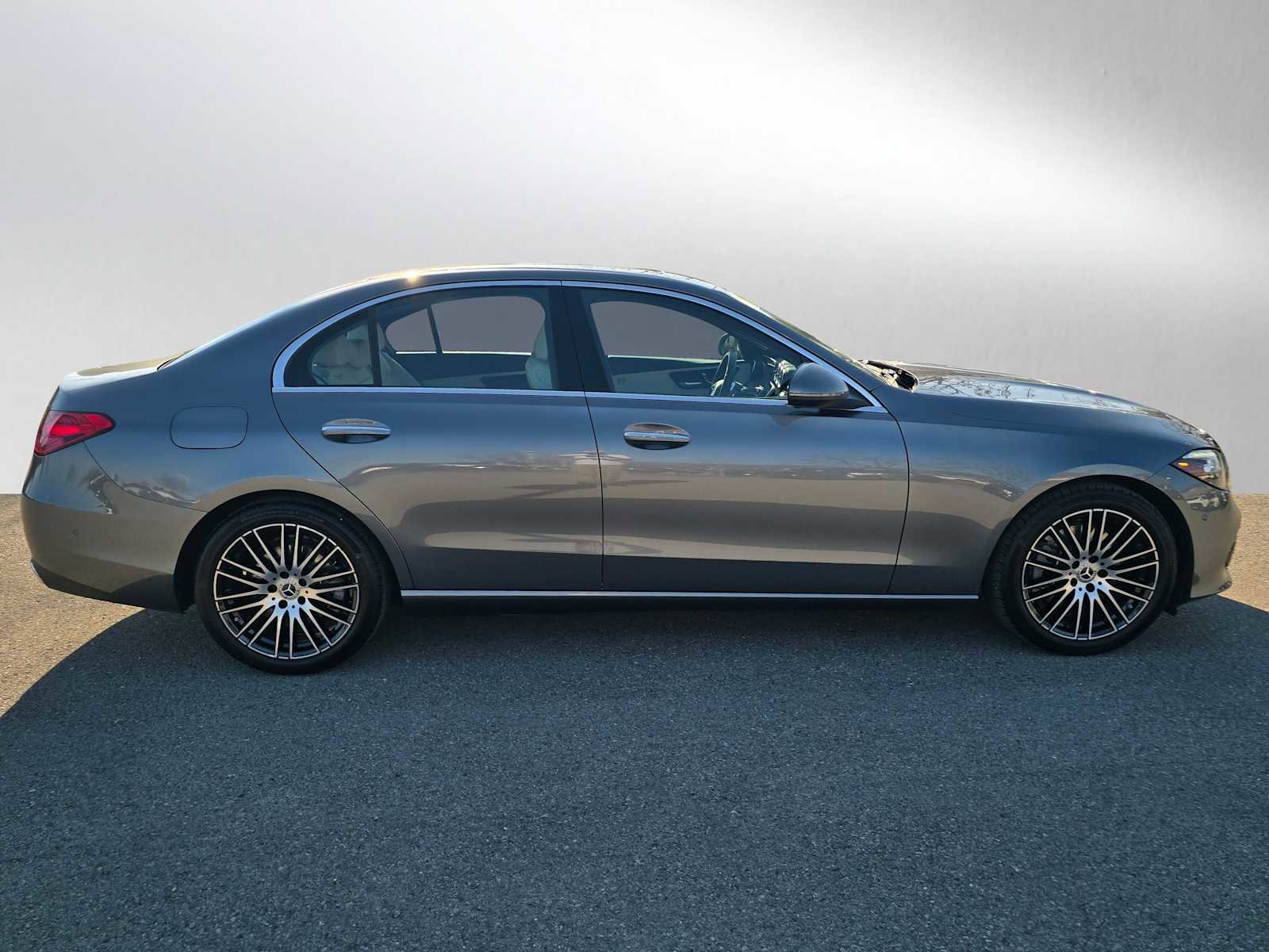 Used 2025 Mercedes-Benz C 300 Sedan image 2