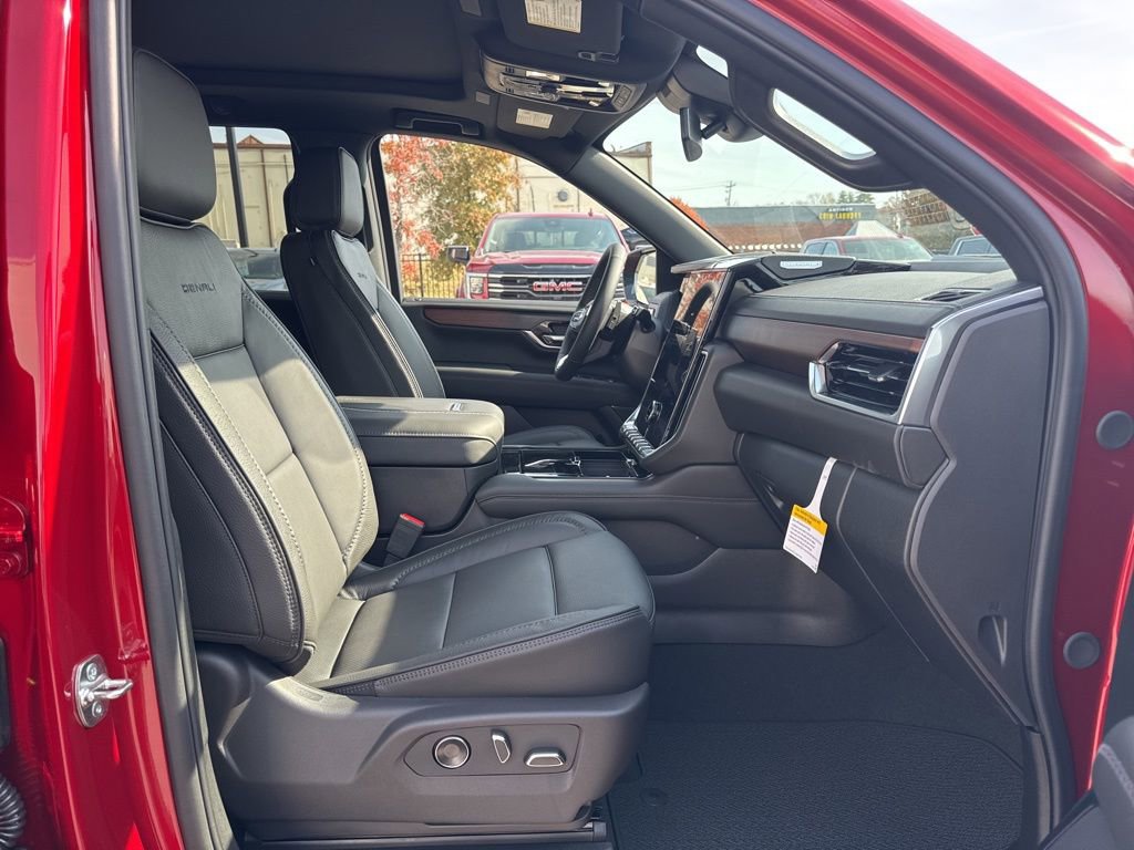 New 2026 GMC Yukon Denali w/ Sun & Power Step Package image 21