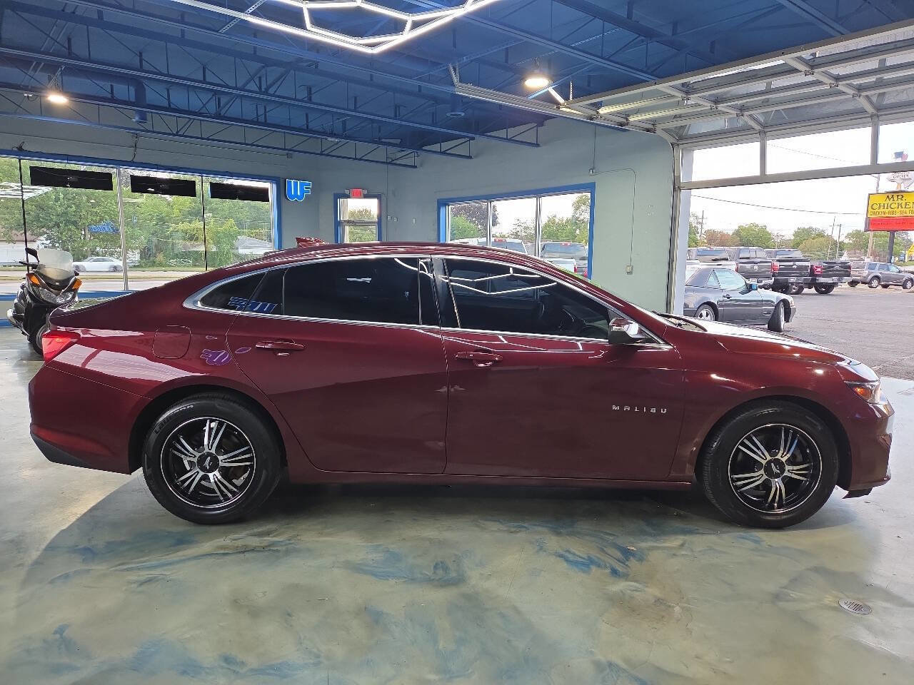 Used 2016 Chevrolet Malibu LT image 10