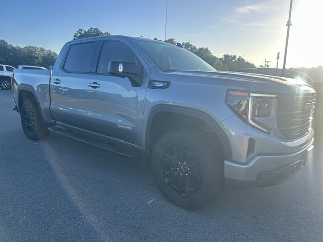 Used 2024 GMC Sierra 1500 Elevation w/ Elevation Premium Package AWD/4WD image 5