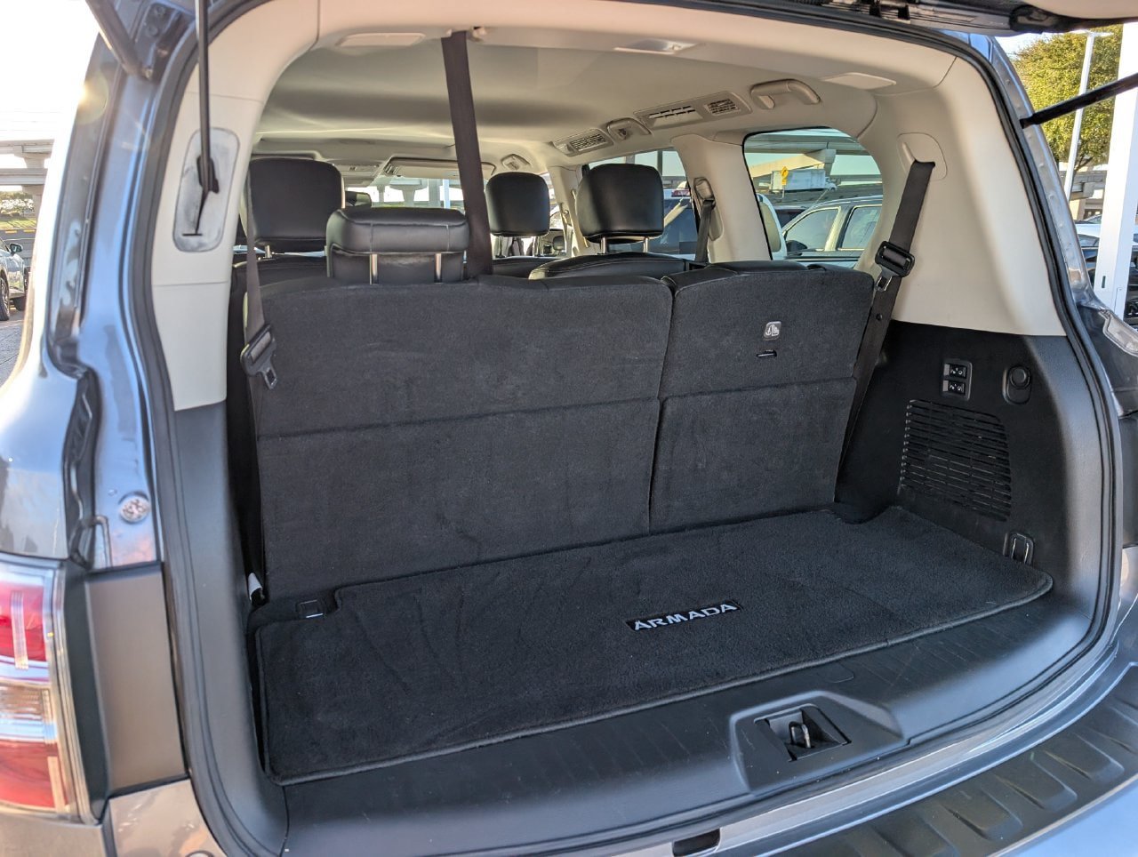 Used 2020 Nissan Armada SL w/ Premium Package RWD image 28