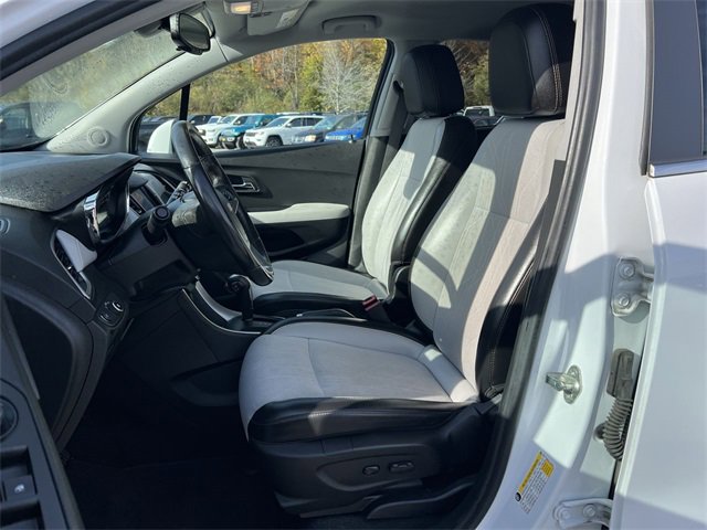 Used 2020 Chevrolet Trax LT w/ Driver Confidence Package image 15