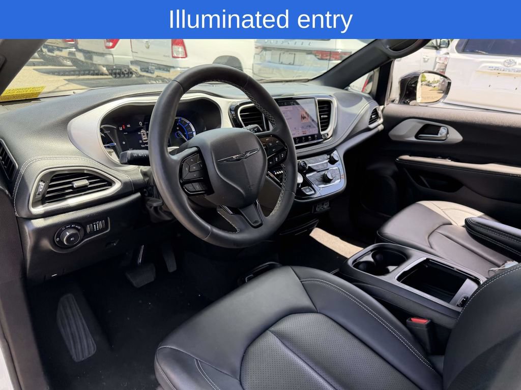 Used 2024 Chrysler Pacifica Limited FWD image 20
