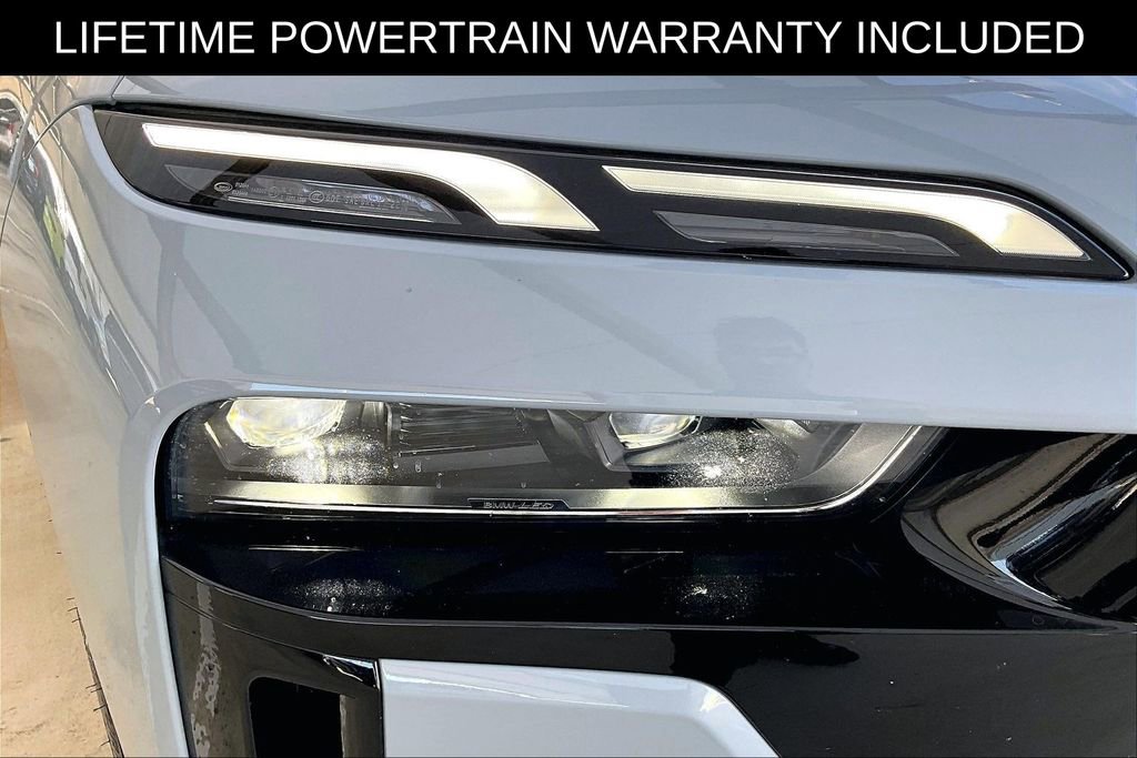 Used 2025 BMW 740i xDrive AWD/4WD image 38