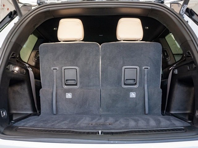 Certified 2023 Jeep Grand Cherokee L Limited w/ Luxury Tech Group II image 9