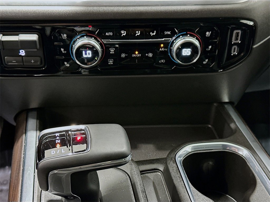Used 2025 GMC Sierra 1500 SLT image 16