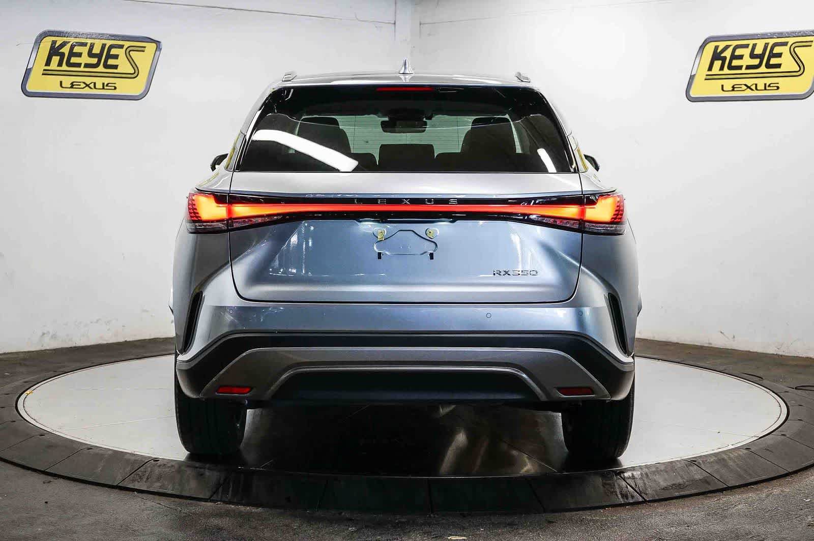 Used 2024 Lexus RX 350 FWD w/ Technology Package image 3