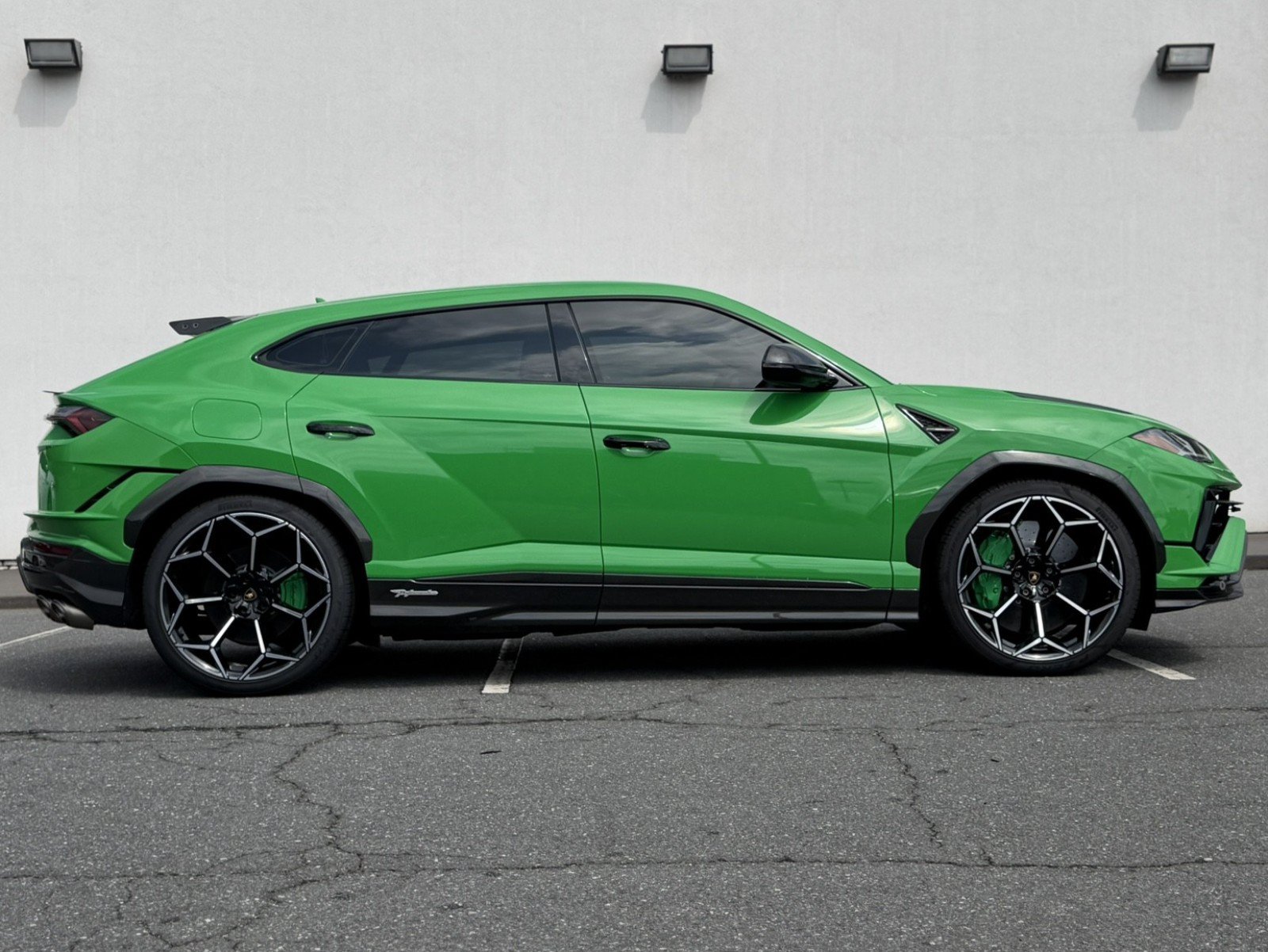 Used 2024 Lamborghini Urus Performante AWD/4WD image 7