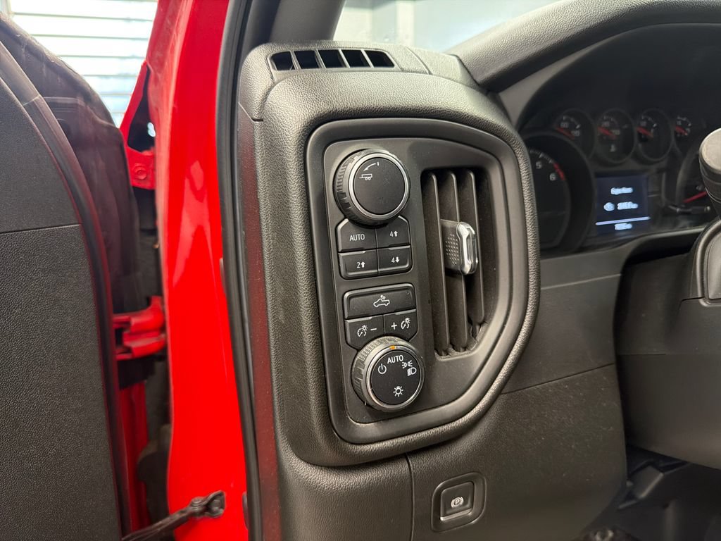 Used 2020 Chevrolet Silverado 1500 Custom Trail Boss w/ Custom Convenience Package AWD/4WD image 23