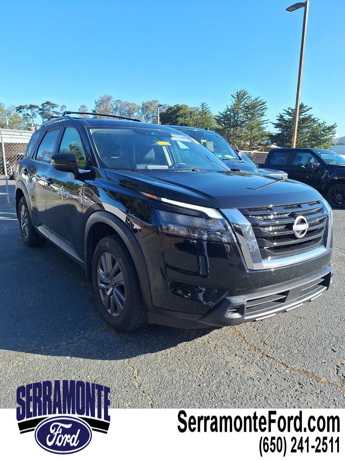 Used 2025 Nissan Pathfinder SV